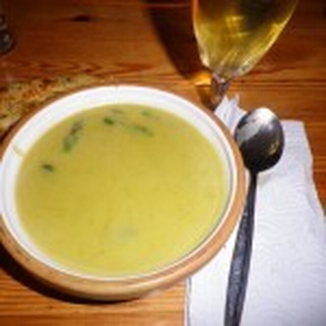 Grøn aspargessuppe