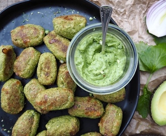 Små grønne broccolibidder med lækker avokado dip
