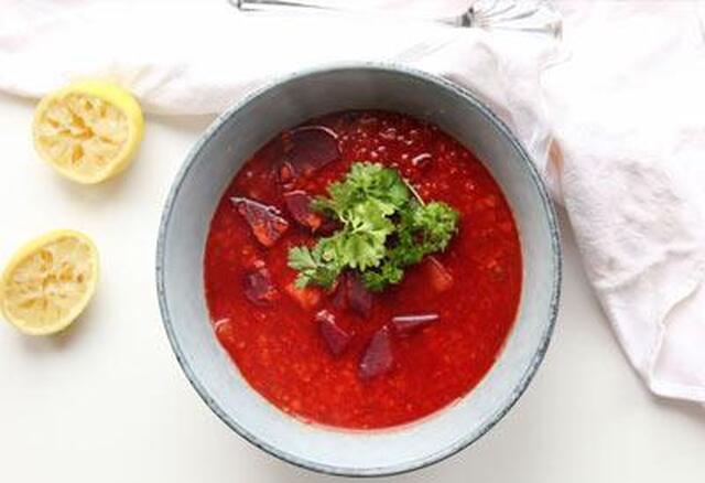 Lunende linsesuppe med rødbeder - Fantastisk ret der varmer sjælen