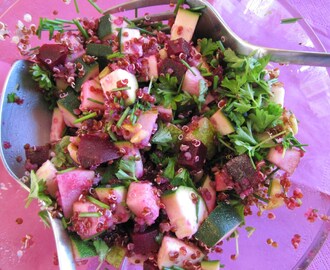 quinoasalat med rødbeder, pære og squash