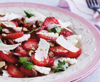 Jordbærcarpaccio med parmesan og persille