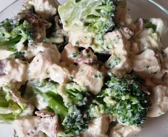 Kyllingesalat med Broccoli og Bacon