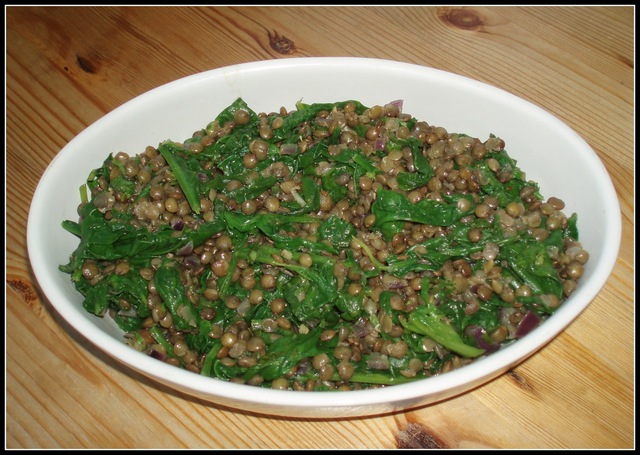 Salat med Puy-linser og spinat
