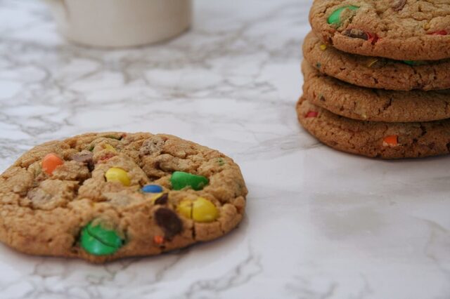 Børnevenlige cookies med m&m’s