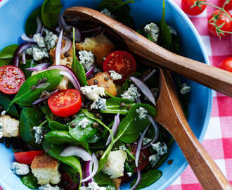 Spinatsalat med linser og cherrytomater