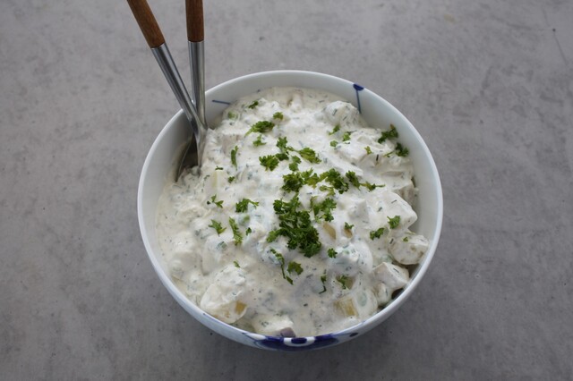 Kartoffelsalat - en rigtig grill-klassiker