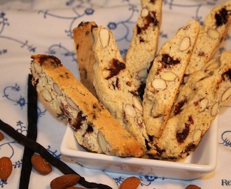 Cantucci biscotti med chokolade og mandler