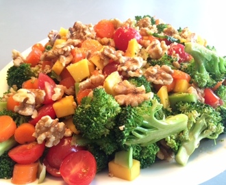 Grov broccolisalat med mango