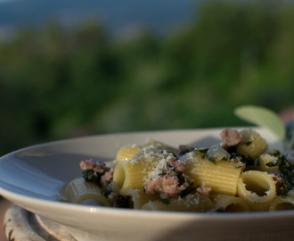 Pasta med bladbeder og salamella | Pasta alle bietole e salamella