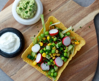 Chili con carne i tacoskaller med lækkert nordisk knas