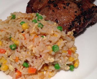 Soya stegt svinekotelet med egg fried rice