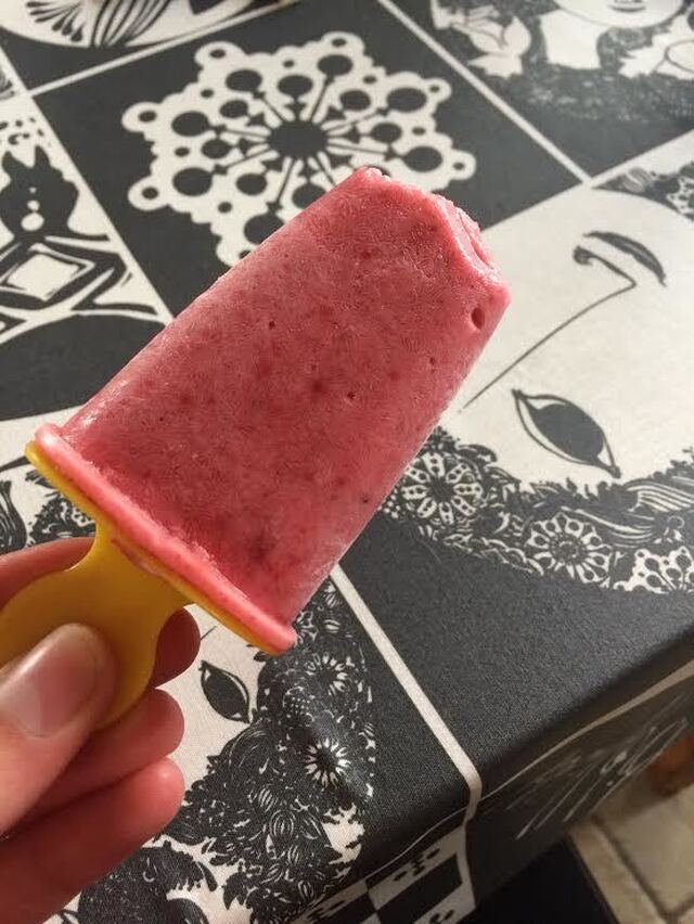Skyr-is med jordbær