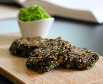 Champignonfrikadeller med ærtepuré