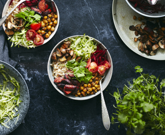 Buddha Bowl med perlespelt, chorizo & kikærter