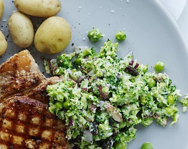 Broccoli-couscous med svinekotelet.