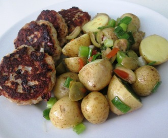 Kyllingefrikadeller med Italiensk Kartoffelsalat