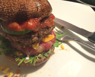 Fredags junk: Portobello salsa-cheese burger m. baconløgringe