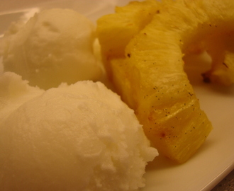 Bagt ananas og citronsorbet