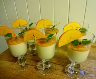 Panna cotta med sharonfruktpuré  ✿