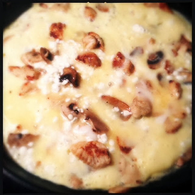 #26 omelet med kylling og svampe