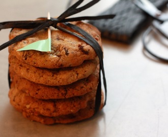 Cookies med masser af chokolade og hasselnødder