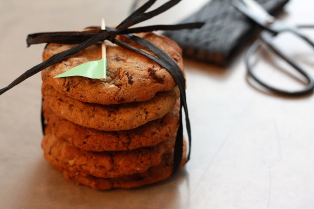 Cookies med masser af chokolade og hasselnødder