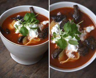 TOMATSUPPE MED TORTELLINI OG HYTTEOST