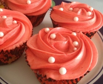 Red Roses Cupcakes