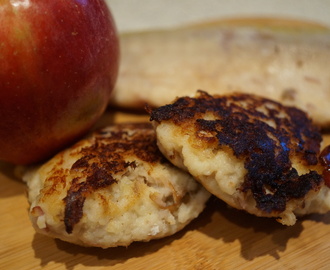 Fiskefrikadeller med røget makrel og æbler