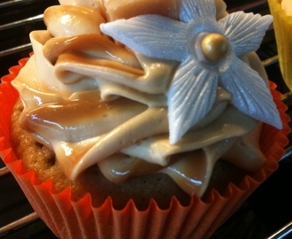 Banan/karamel cupcakes ("banoffee" cupcakes)