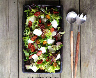 SALAT MED SEMIDRIED TOMATER & BALSAMICO VINAIGRETTE