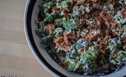 broccolisalat med bacon