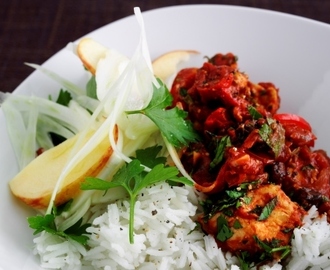 Kylling tikka masala med fennikel-æblesalat