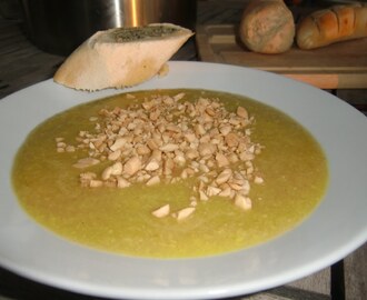 Blomkålssuppe med peanuts