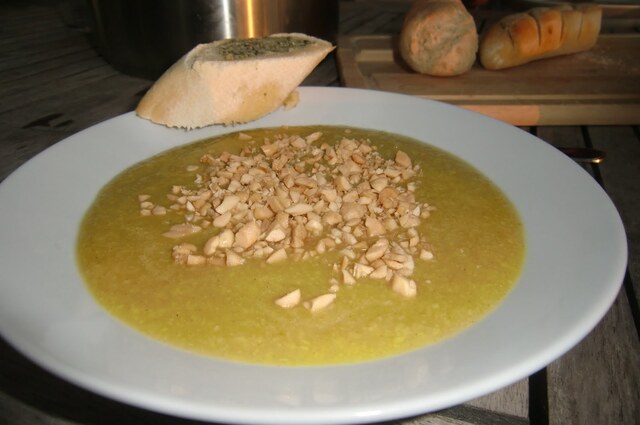 Blomkålssuppe med peanuts