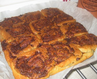 Glutenfrie kanelsnegle på bund