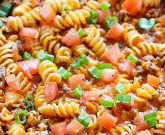 Alt i En Gryde Cheeseburger Pasta Opskrift