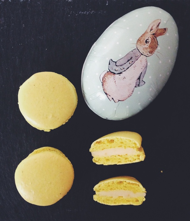 Macarons i påskegul