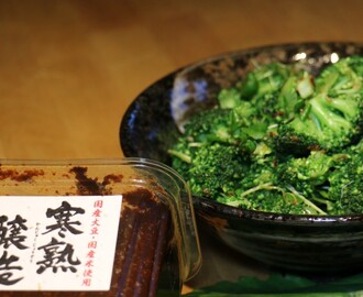 Broccoli med brøndkars og misodressing