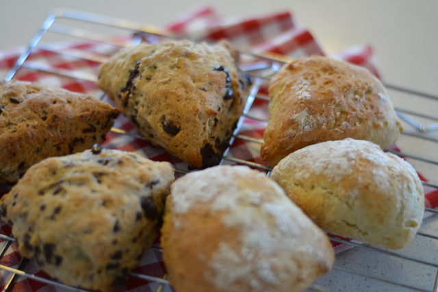 Scones med og uden chokolade