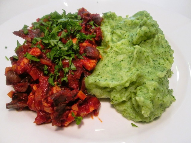 Kalkungryde med Paprika og Kartoffelmos med Broccoli