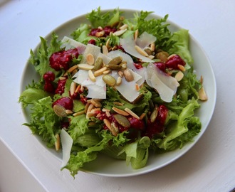 Simple Salad with Raspberry Dressing