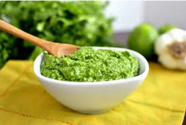 Hjemmelavet grøn pesto