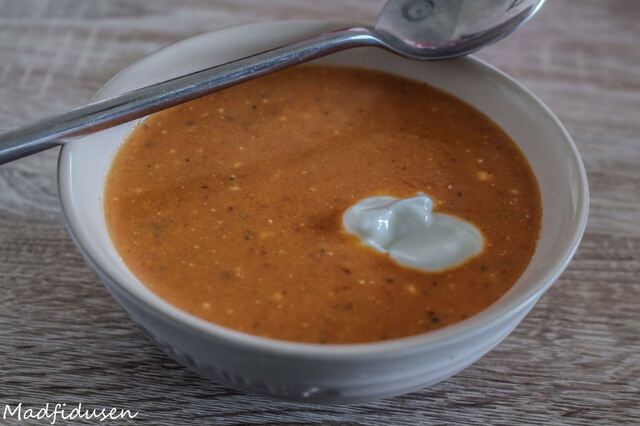 Grillet tomatsuppe