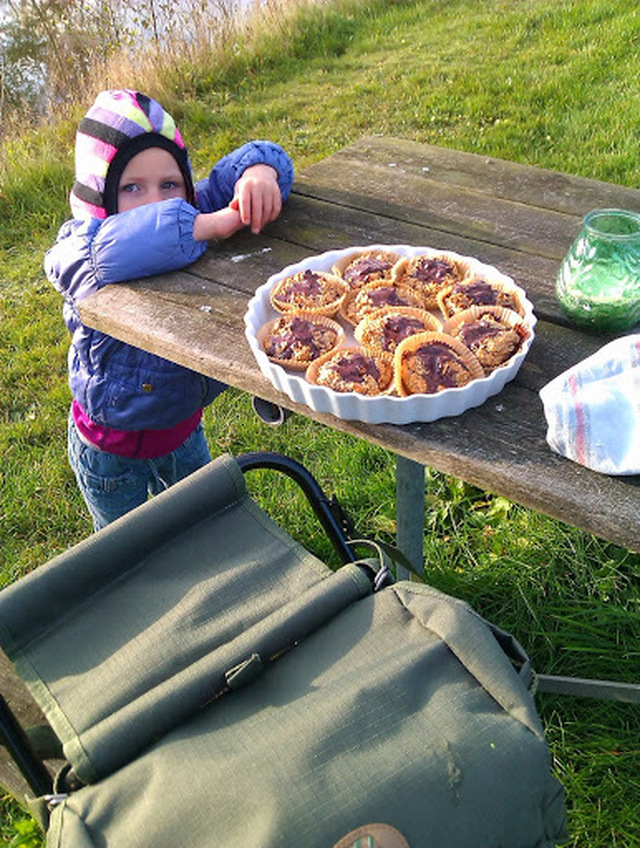 Æblemuffins på fisketur