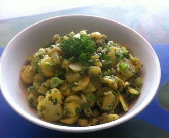 Kold kartoffelsalat i grøn marinade