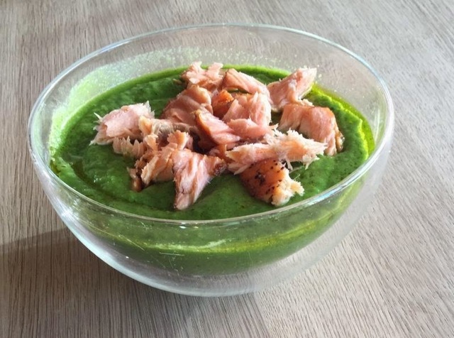 Kold grøn suppe med laks - bliv sund og slank til sommeren!