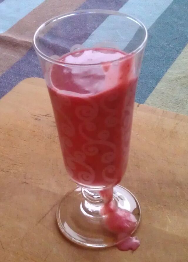 Jordbær-hyldeblomst smoothie