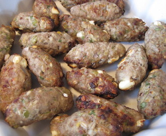 Frikadeller med æble og feta