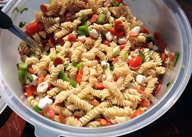 Nem pastasalat på under 25 min. – lækkert og hurtigt
